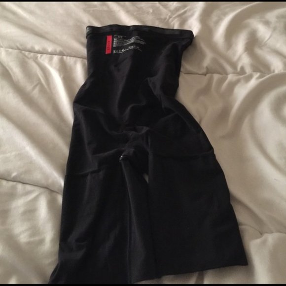 Spanx by Sarah Blakely - Picture 2 of 4